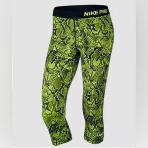Nike Pro Vixen Snake print black‎ and lime green capri leggings like new size L